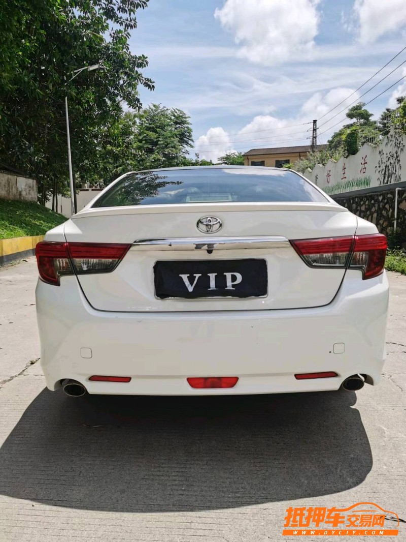 东莞14年丰田锐志8
