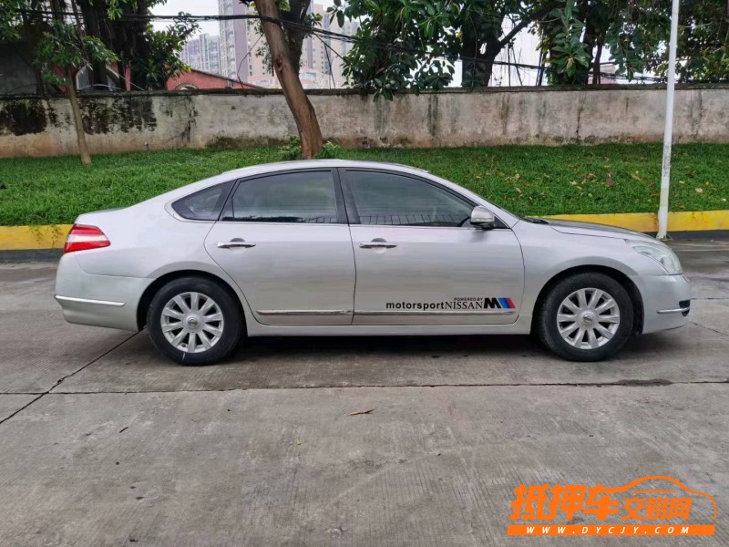 东莞10年日产天籁5