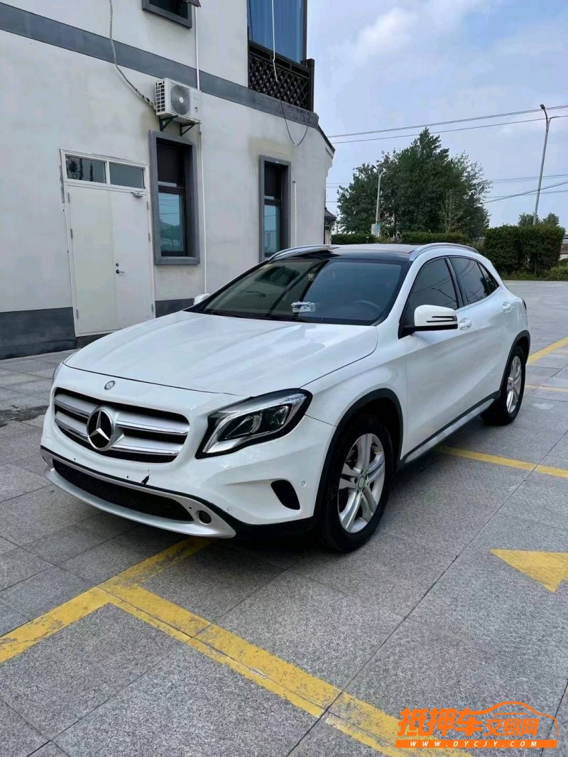 徐州17年奔驰GLA2