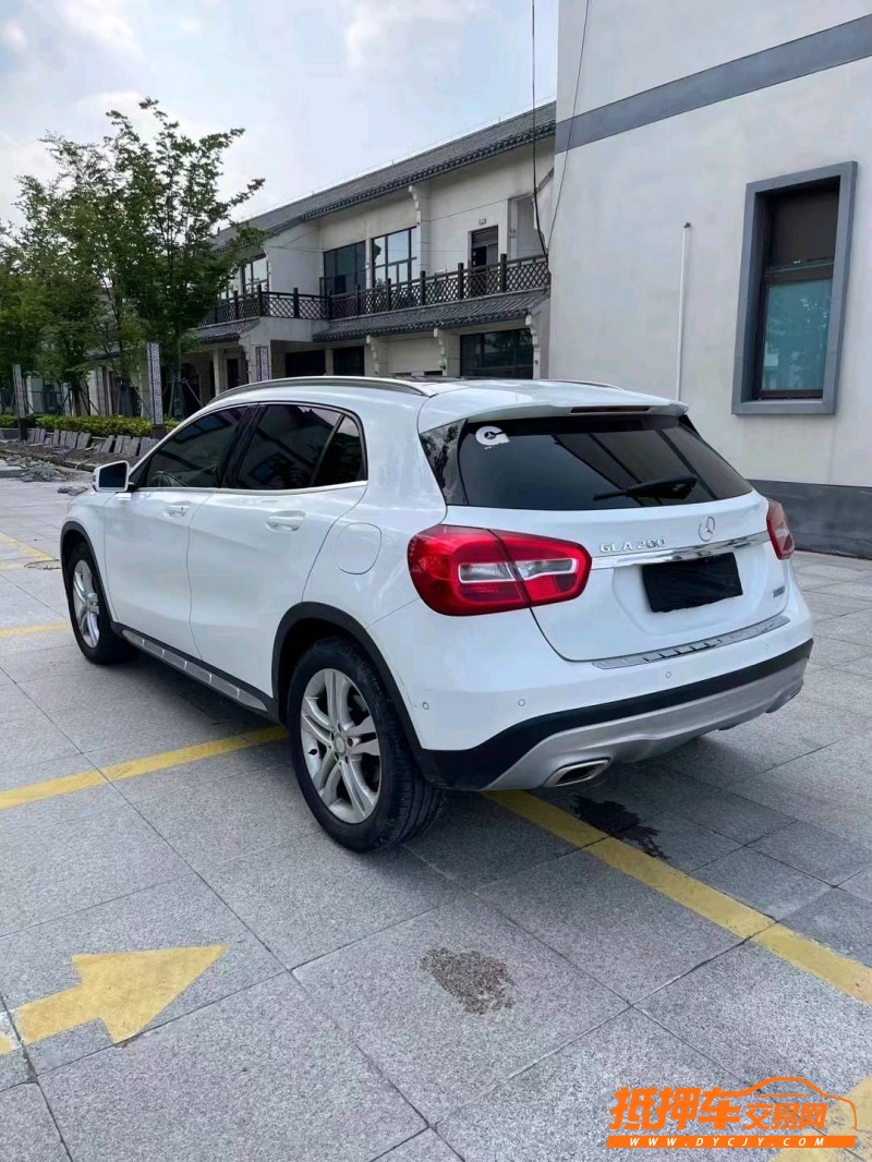 徐州17年奔驰GLA4