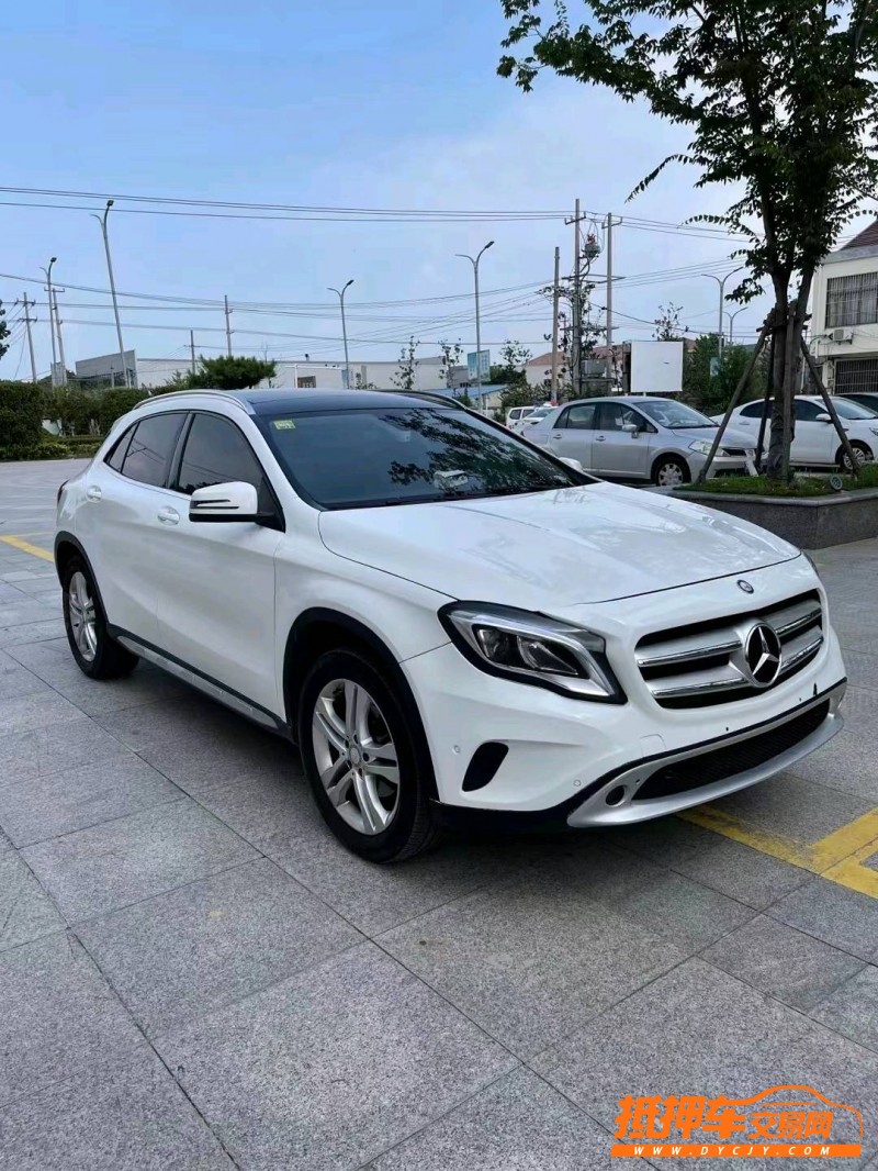 徐州17年奔驰GLA3