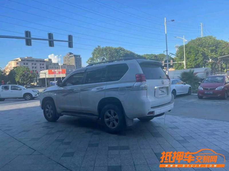 东莞11年丰田普拉多8