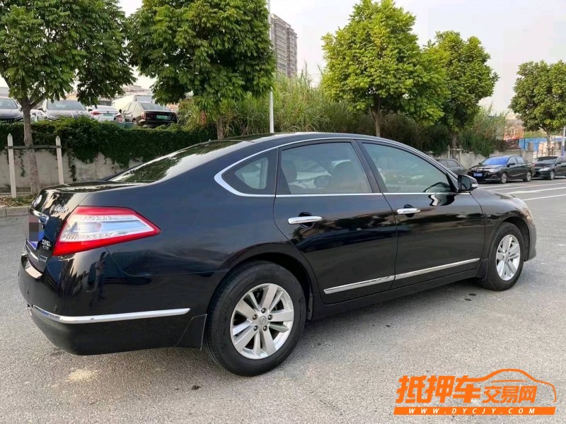 广州10年日产天籁8