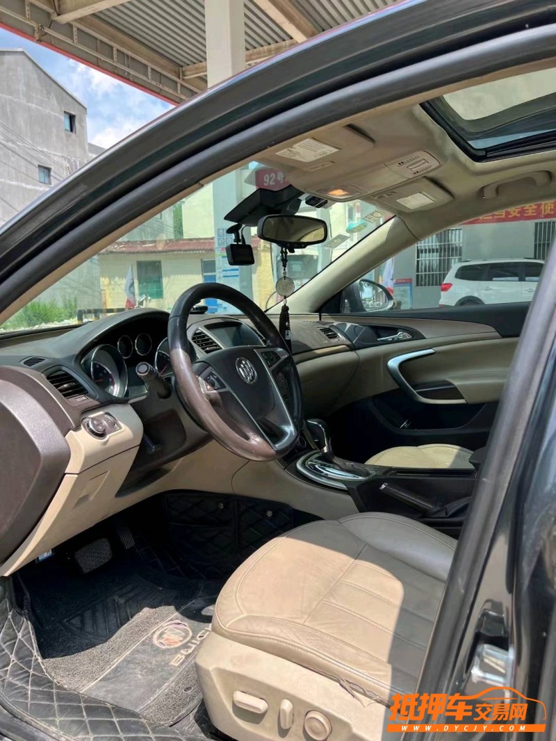 北京11年别克君威5