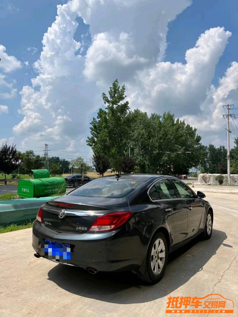 北京11年别克君威8