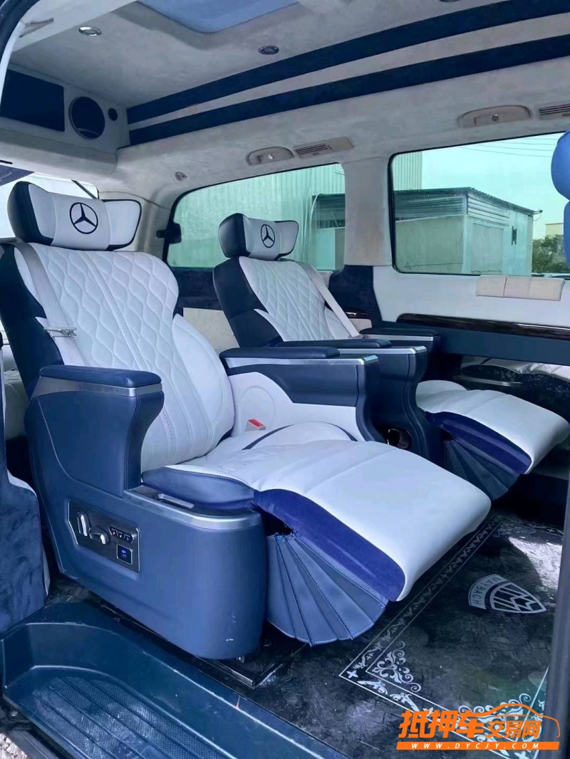 中山13年奔驰威霆8