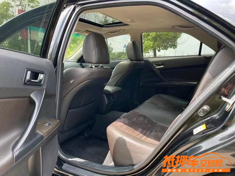 盐城15年丰田锐志5