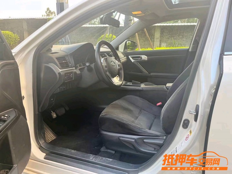 广州13年雷克萨斯CT4