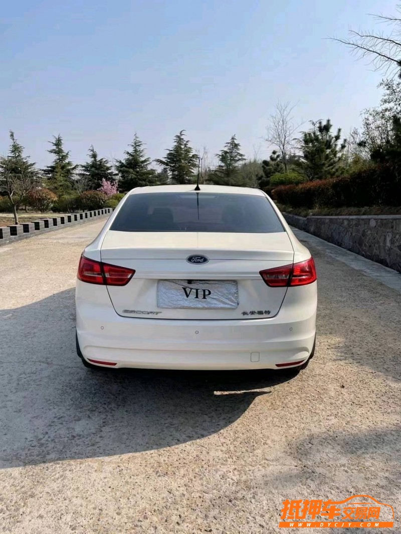 青岛16年福特福睿斯1