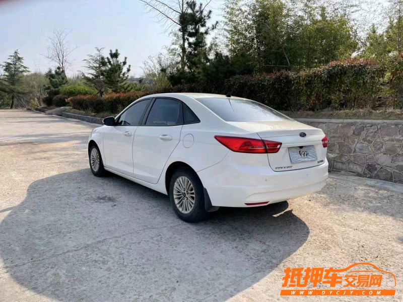 青岛16年福特福睿斯2