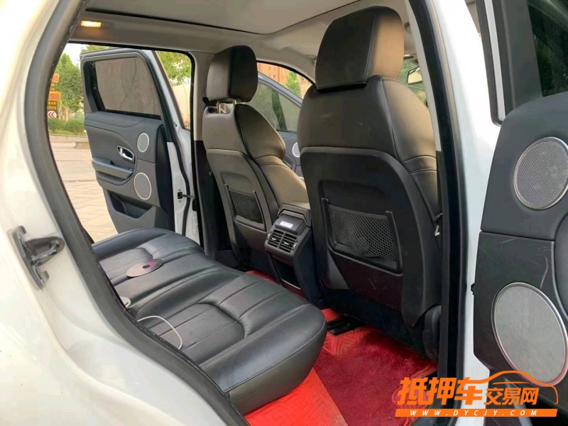 北京18年路虎极光1