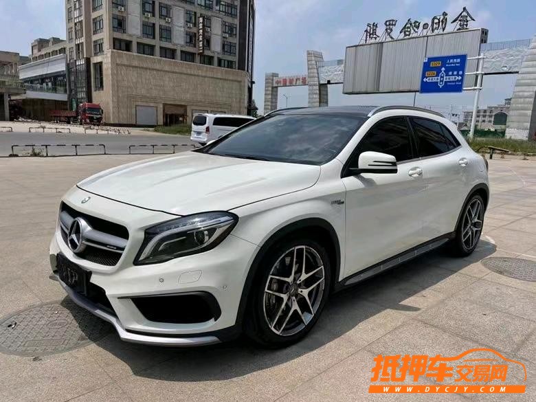 盐城16年奔驰GLA3