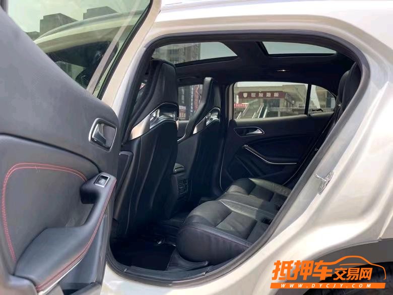 盐城16年奔驰GLA5