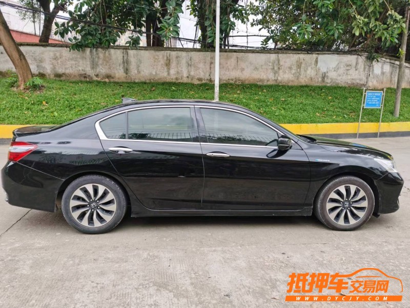 东莞18年本田雅阁4