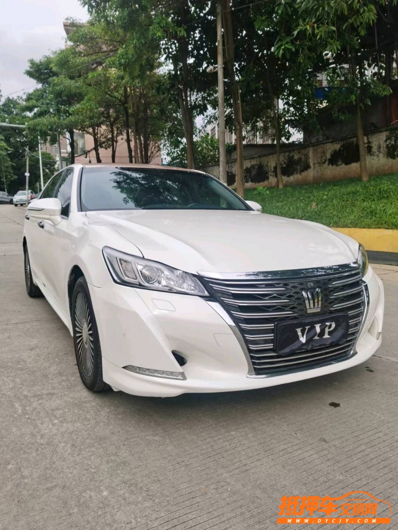 东莞16年丰田皇冠8