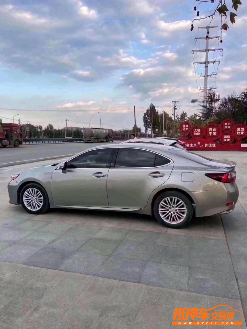 北京17年雷克萨斯ES6