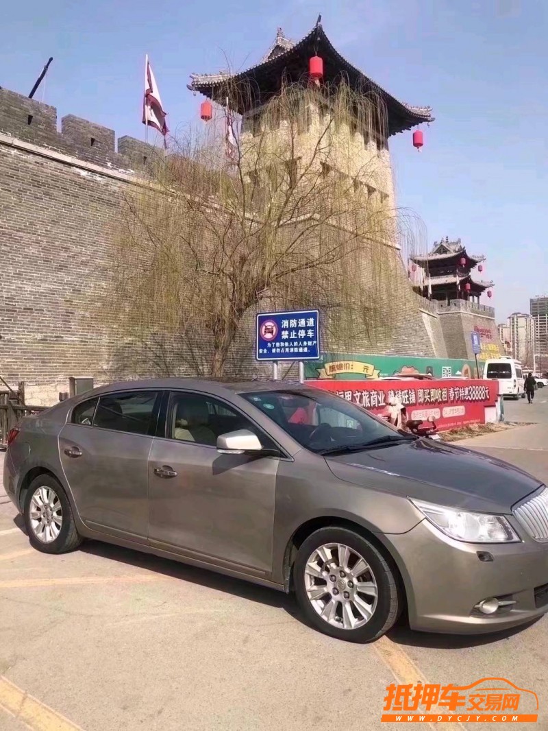 北京10年别克君越5