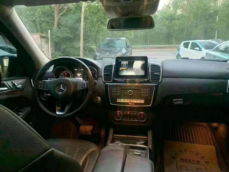 北京16年奔驰GLE5