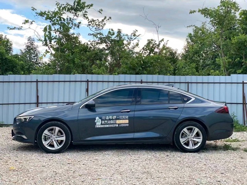 中山20年别克君威2