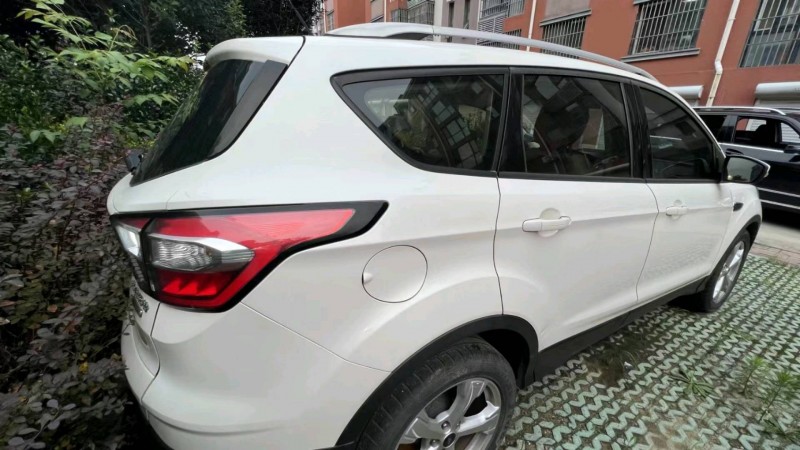 青岛17年福特翼虎2