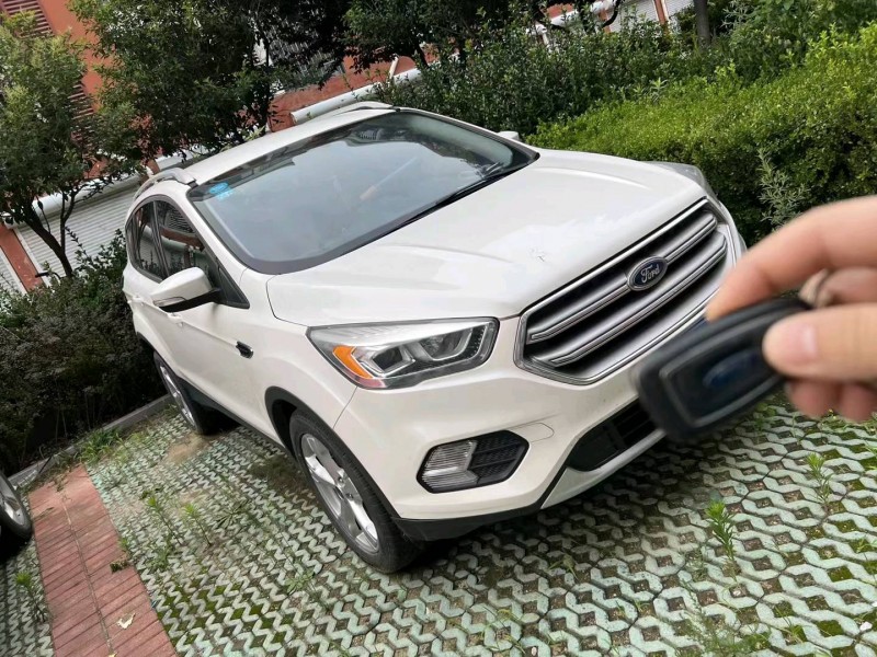 青岛17年福特翼虎1