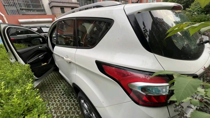 青岛17年福特翼虎3