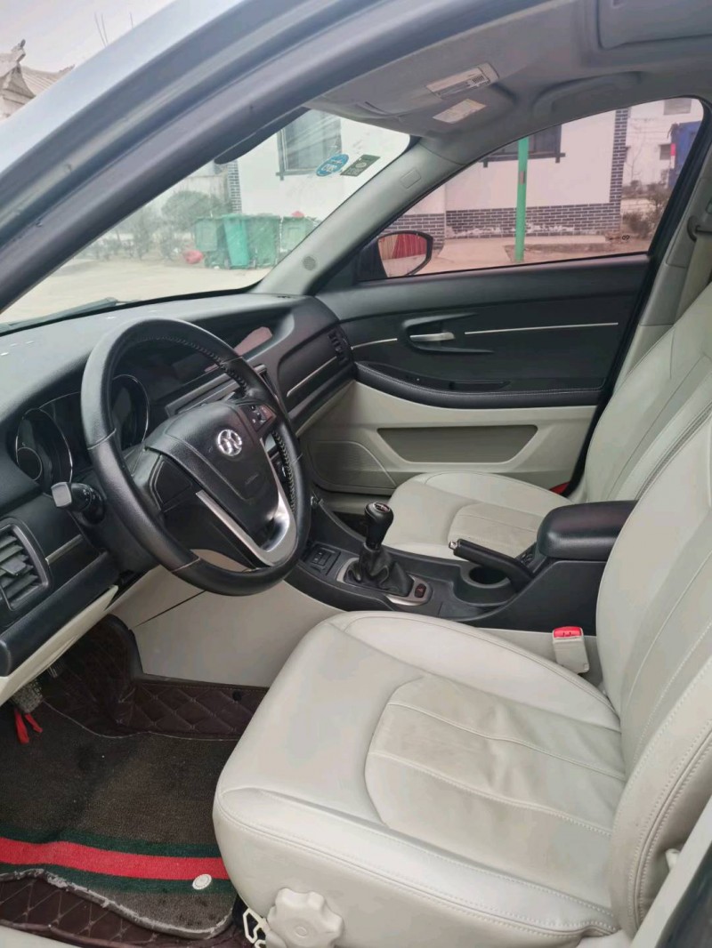 徐州15年北汽绅宝D506