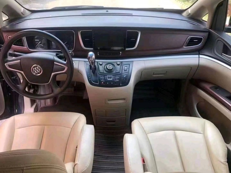 青岛17年别克GL83