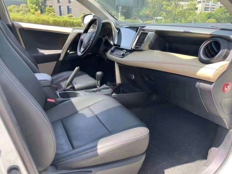 北京16年丰田RAV4荣放4