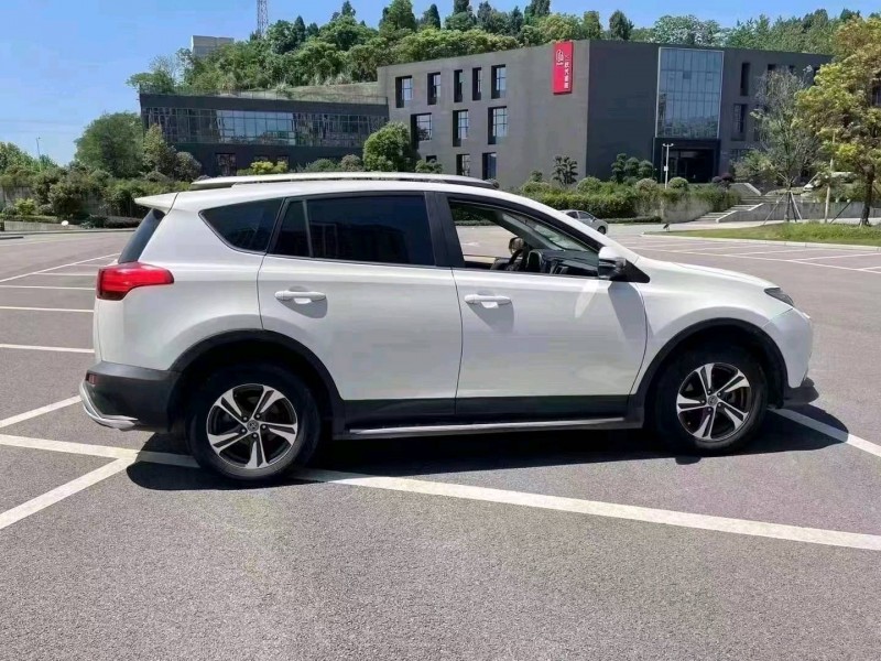 北京16年丰田RAV4荣放9