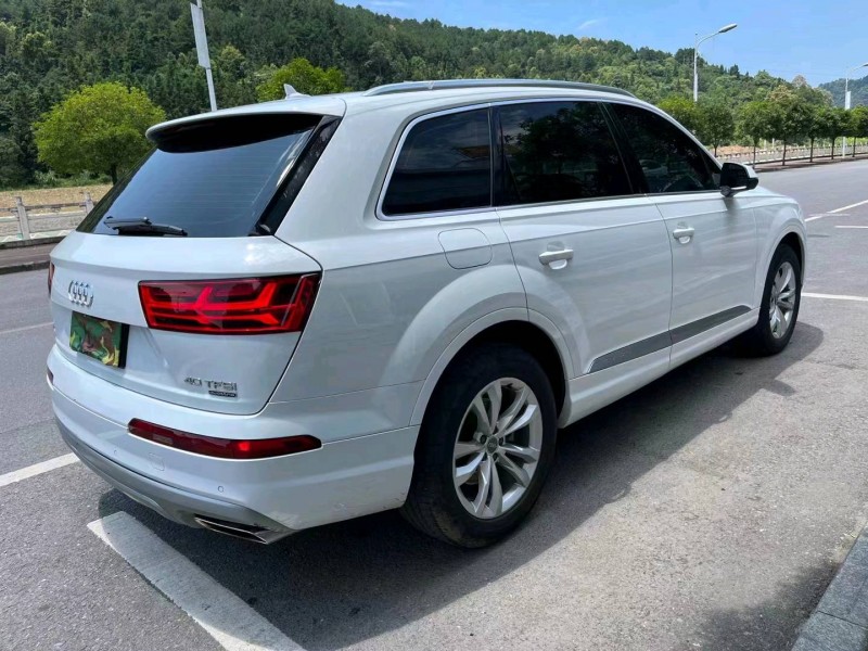 煙臺18年奧迪Q73