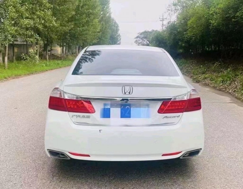 青岛16年本田雅阁6