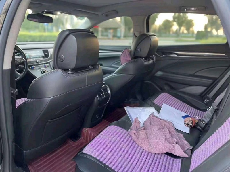 青岛18年别克君越7