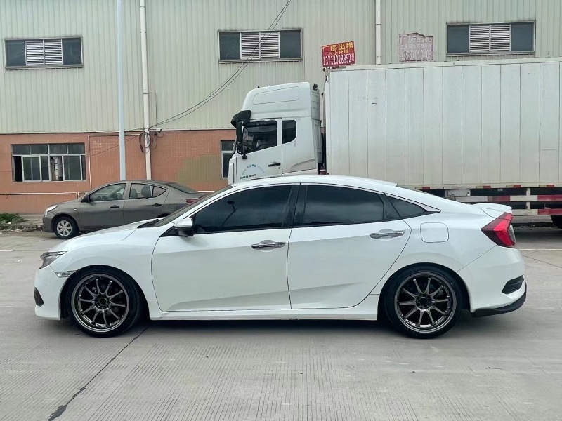 东莞17年本田思域6