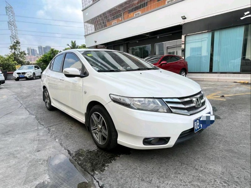 广州12年本田锋范2