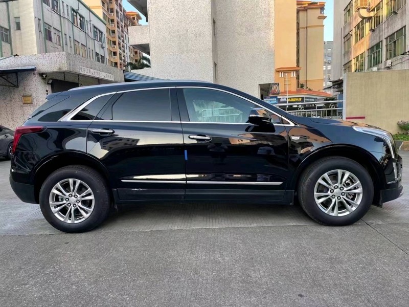 中山22年凯迪拉克XT52