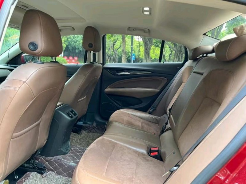 中山17年别克君威5