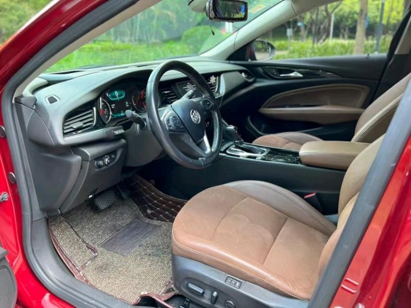 中山17年别克君威4