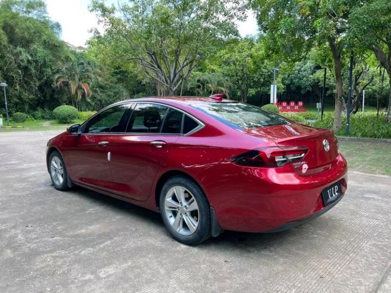 中山17年别克君威7