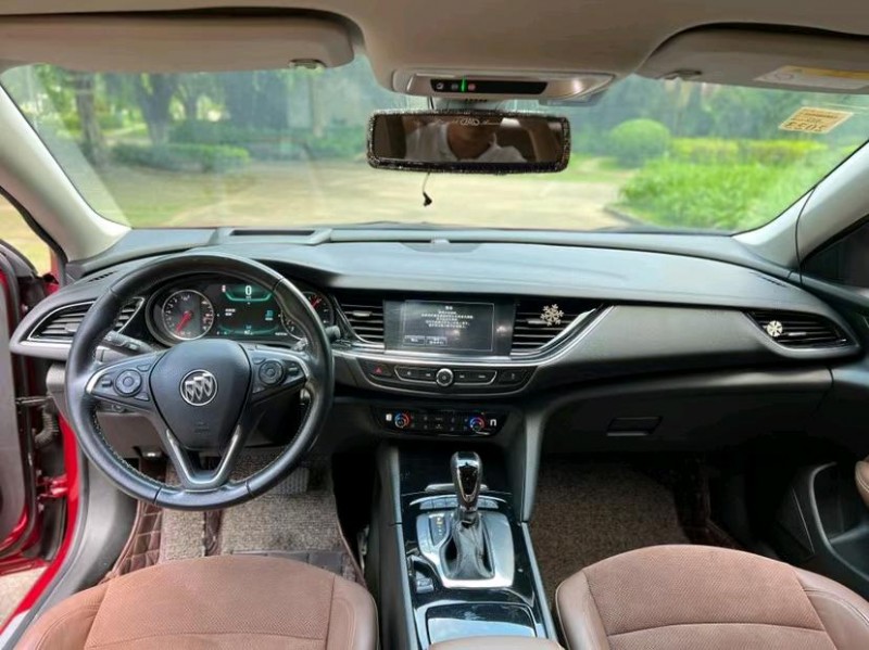 中山17年别克君威6