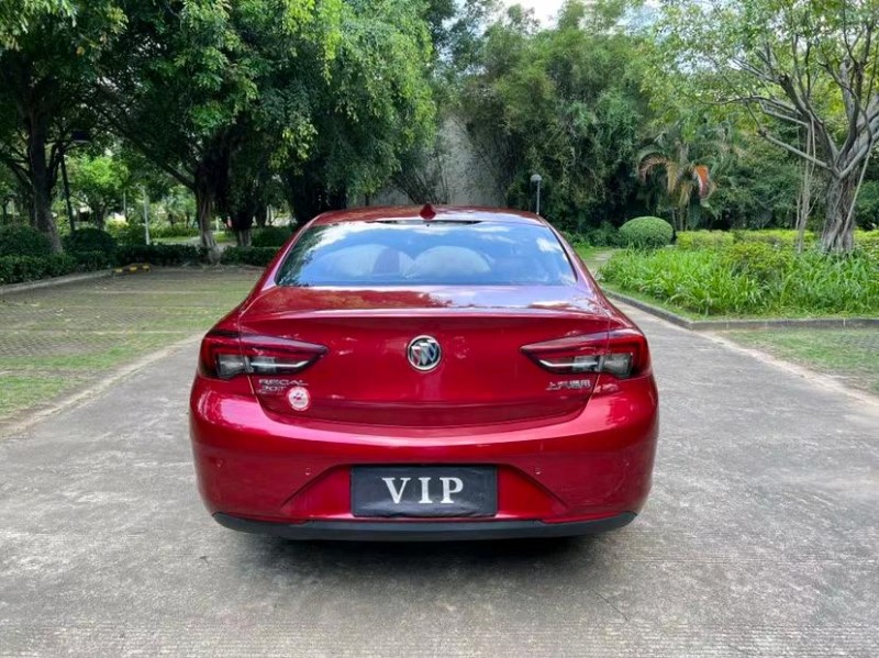 中山17年别克君威9