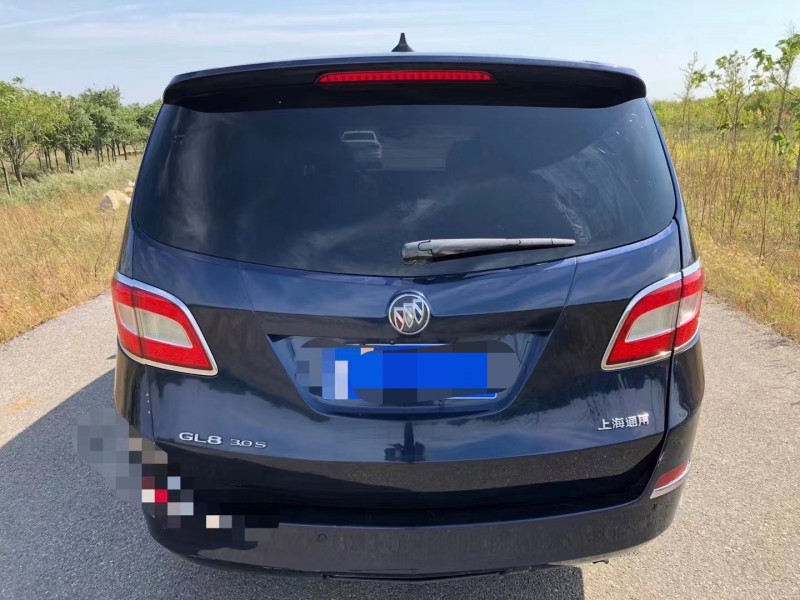 青岛11年别克GL81