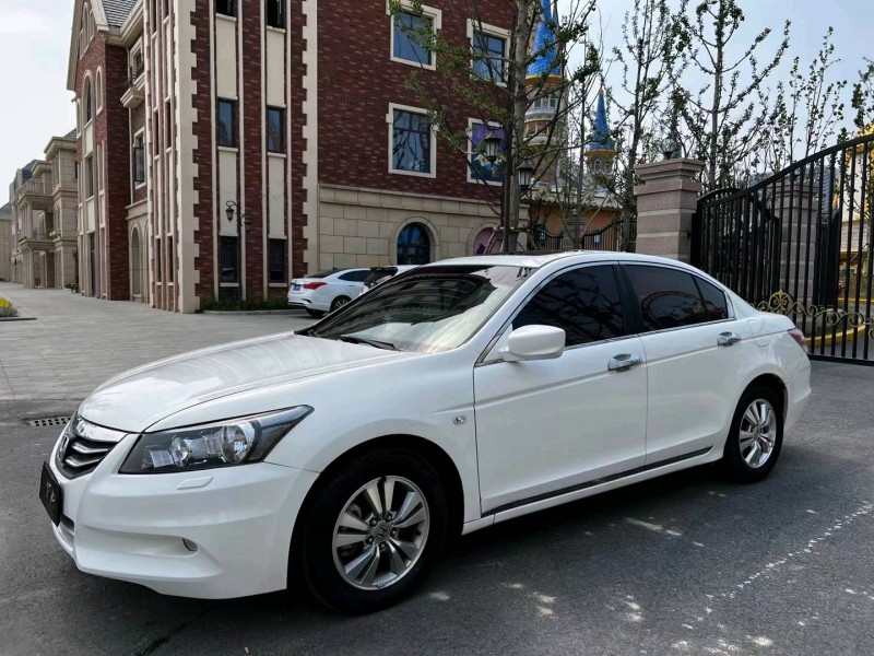 盐城12年本田雅阁2