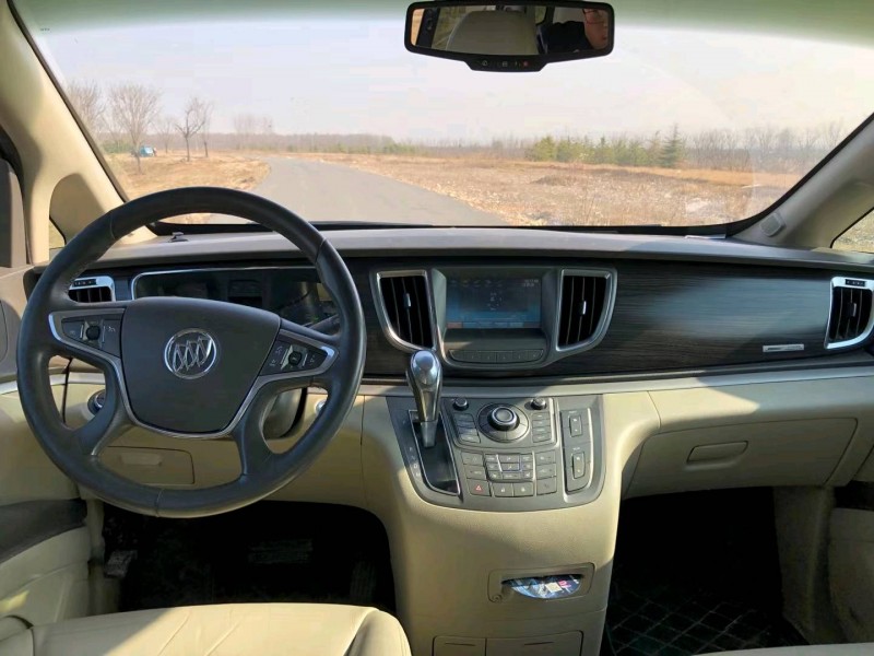 青岛12年别克GL84