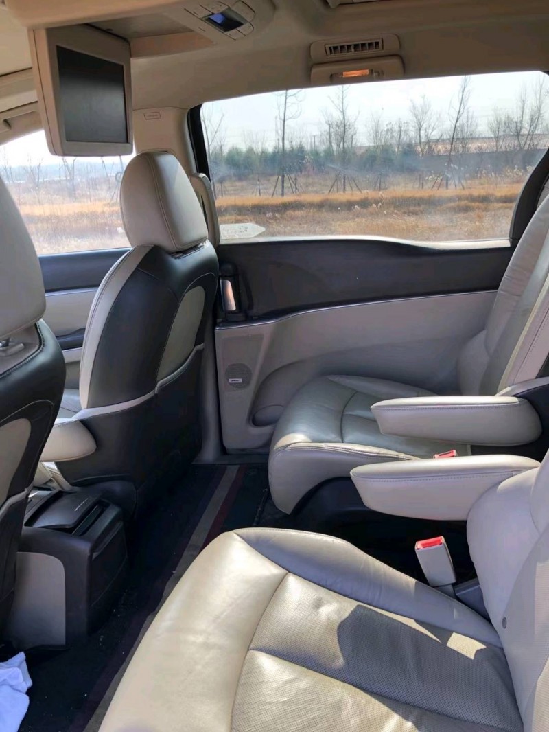 青岛12年别克GL83