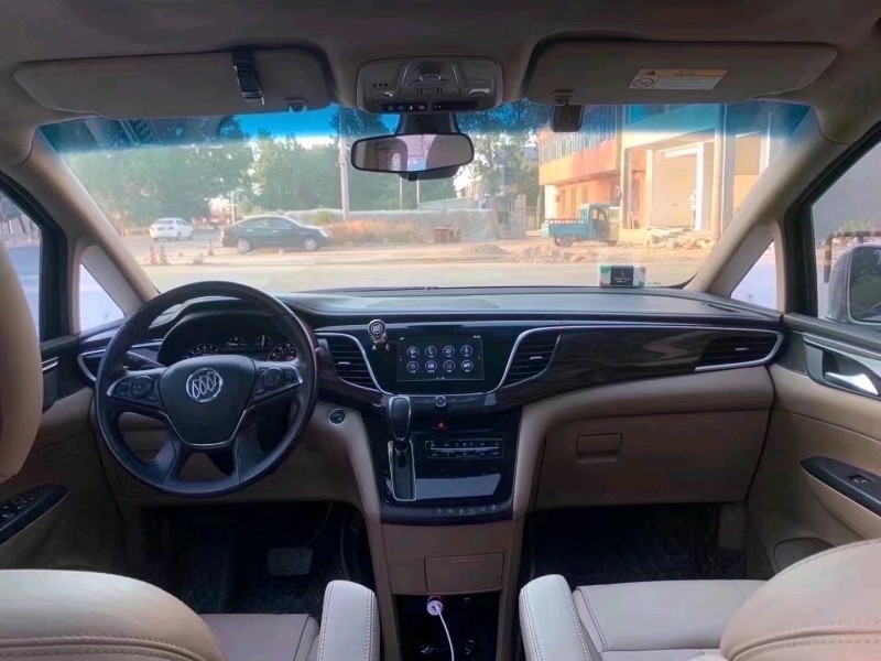 北京17年别克GL82