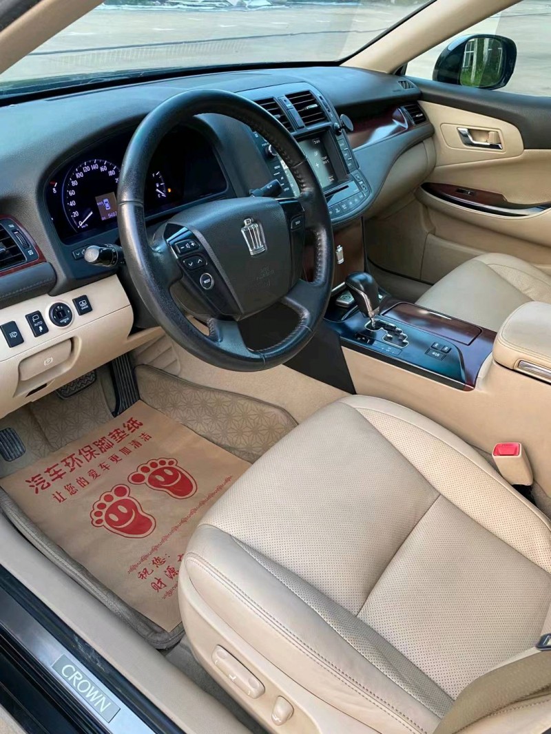 徐州11年丰田皇冠6