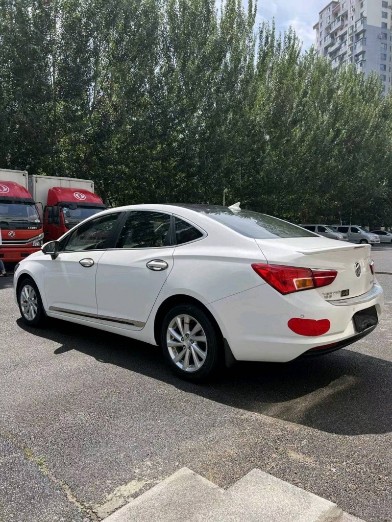 沈阳17年别克威朗8