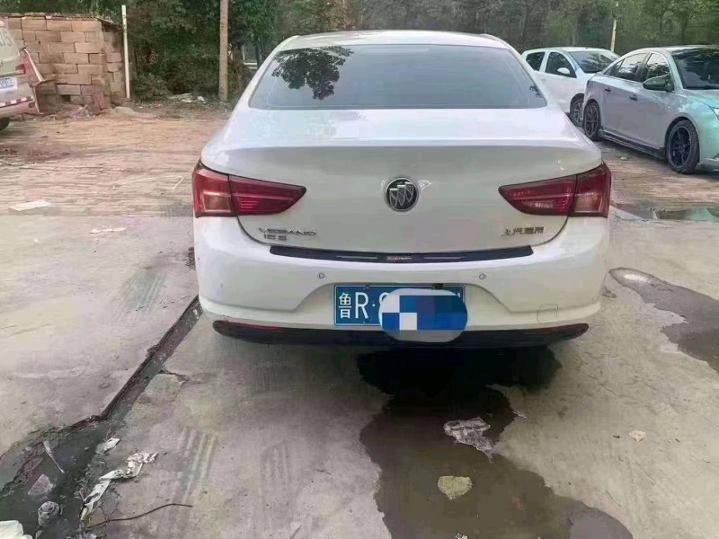 北京17年别克威朗8