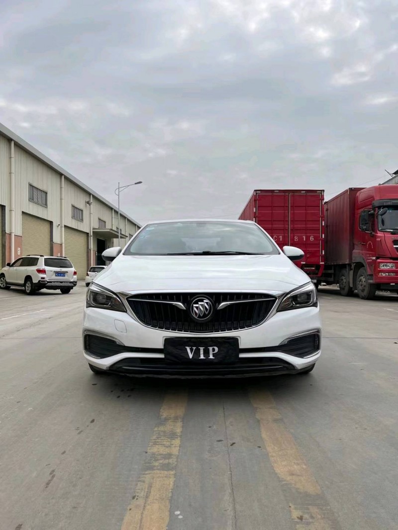 东莞18年别克威朗1